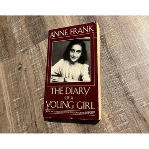 ‼️PRE-OWNED‼️”Anne Frank: The Diary of a Young Girl” Paperback book